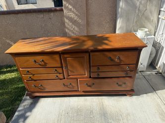 Dresser