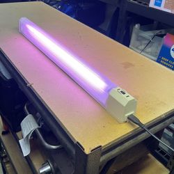 UNDER CABINET PORTABLE LIGHT 75 watt light output, uses 17 watts of energy