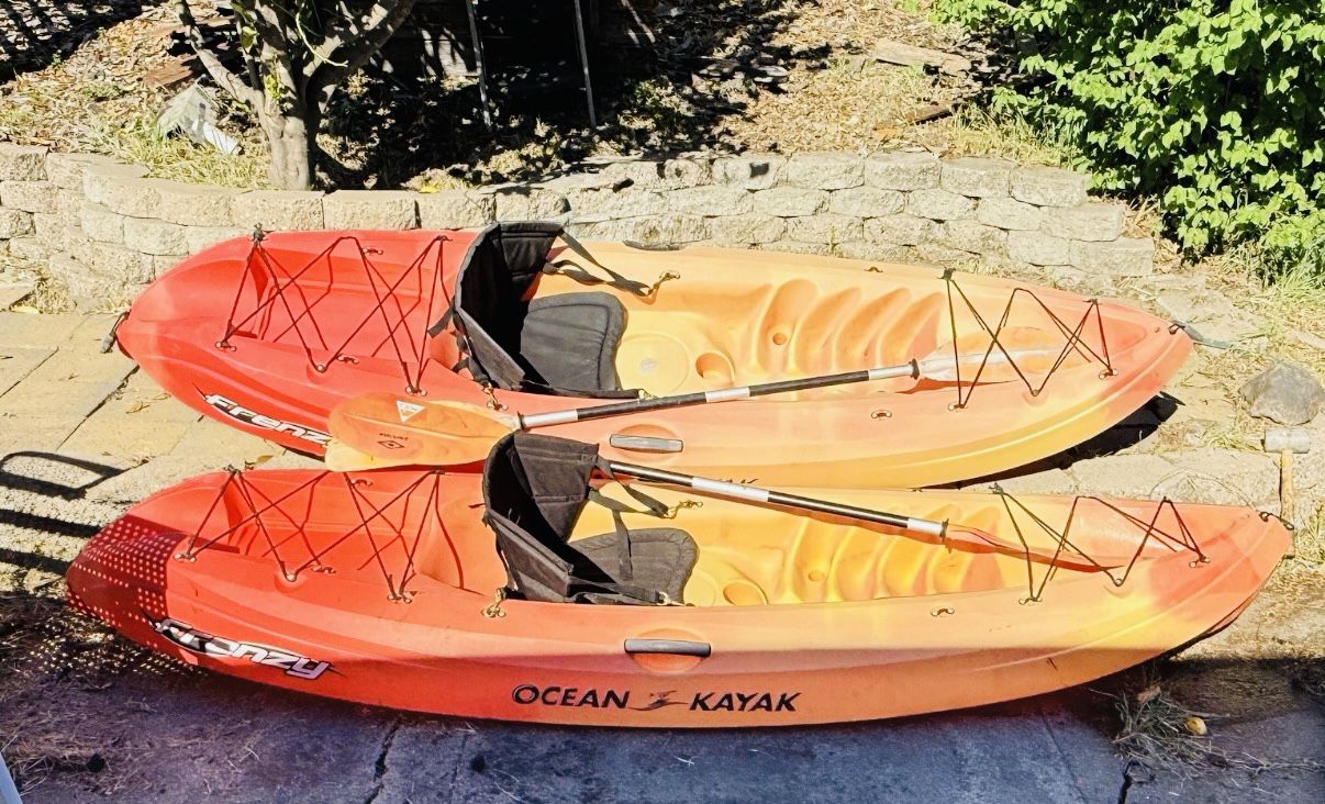 Ocean Kayak Frenzy Kayaks (2) w/ Paddles & Seats (Sit-on-top)– Sold as Pair