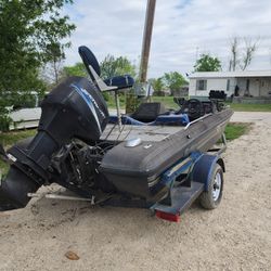 2002 Raycraft Bass Boat