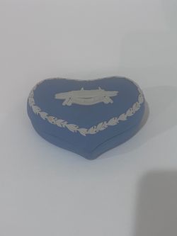 Wedgwood Blue Jasperware Queen Elizabeth 2 Heart Box