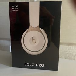 Beats Solo Pro Wireless 