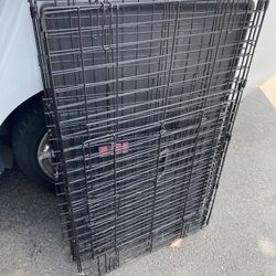 Nice pet Crate. 2’ Wide 