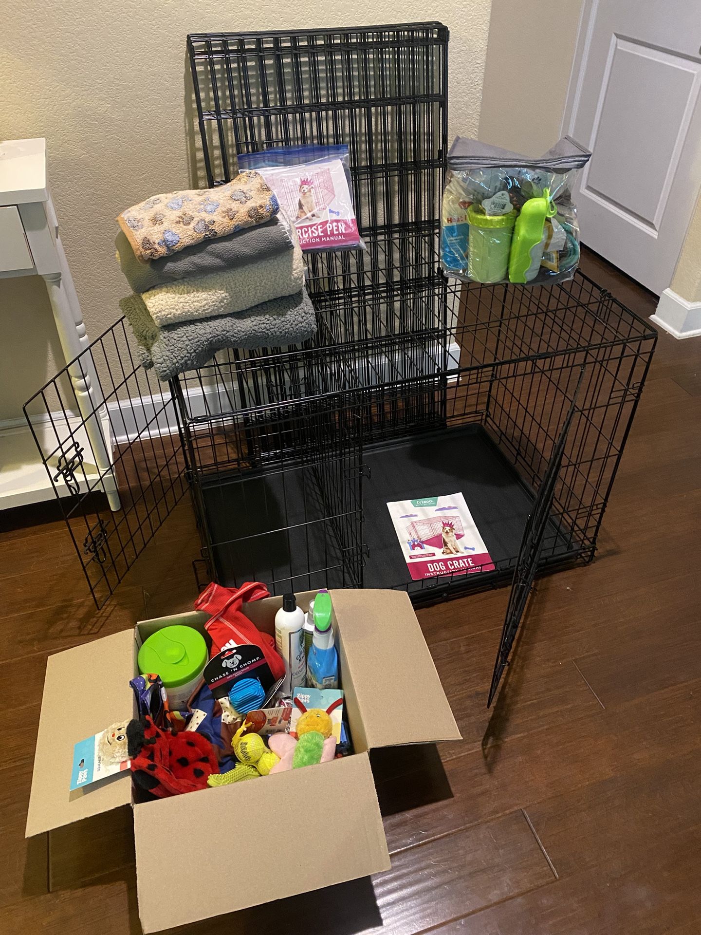 Dog Crate, Play Pen & Lots Of Puppy Items