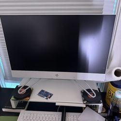 Desktop Computer HP - 23.8" Full HD Touch-Screen All-in-One - Intel Core i3 - 8GB Memory - 512GB SSD - Starry White
