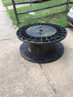 Large cable spindle only $40 firm pick up in Glenburnie