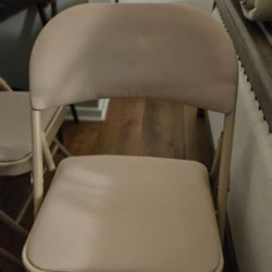 5 Foldable Chairs