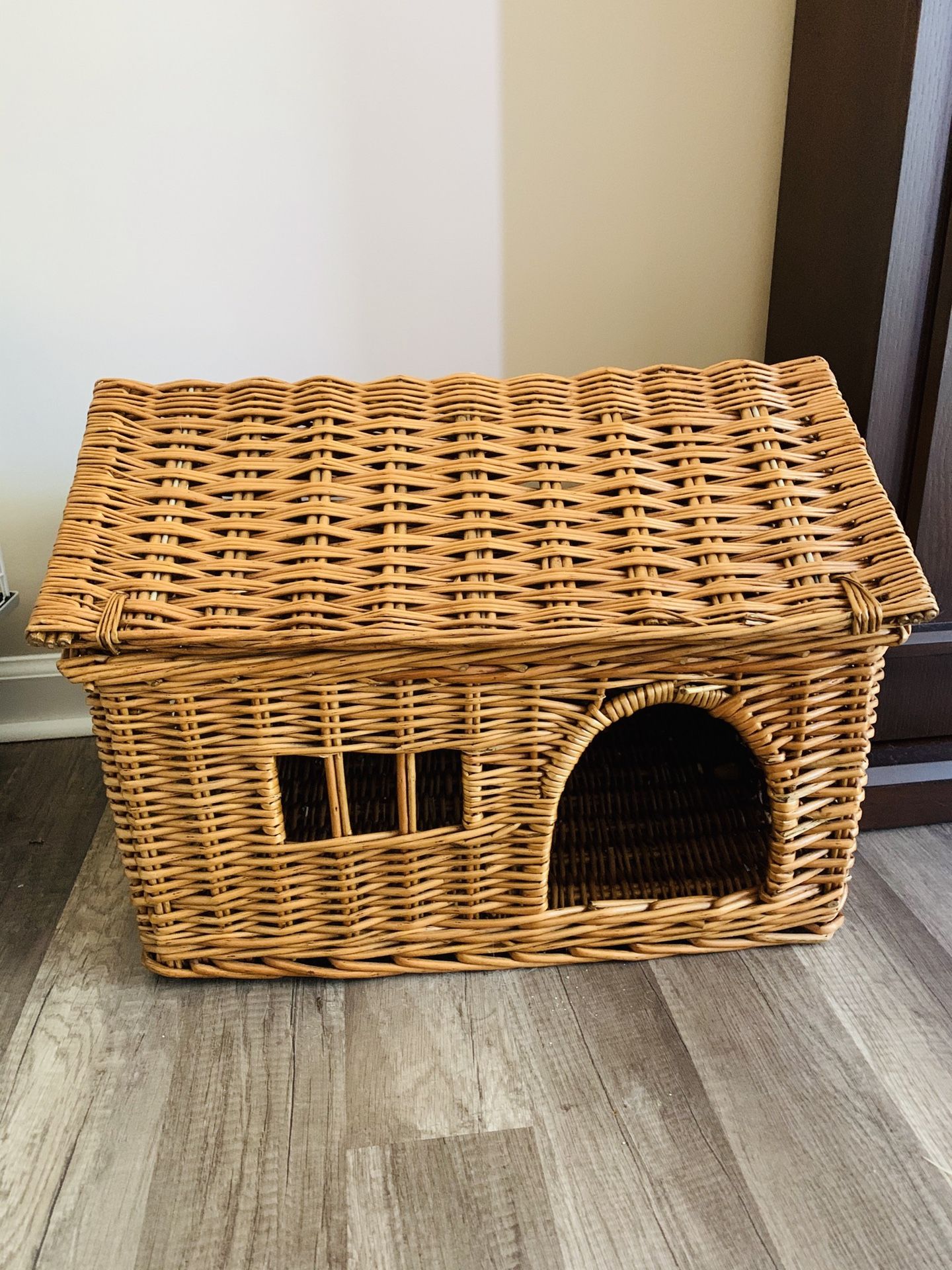 Small pet house