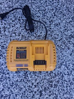 FAST CHARGER DEWALT
