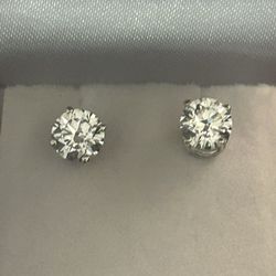 1.68 cts. Lab Diamonds Stud Earrings VVS2