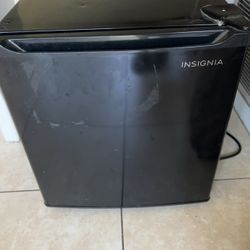 INSIGNIA  mini fridge