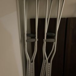Crutches 