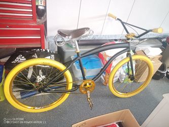 Custom Black And Gold Beach Cruiser