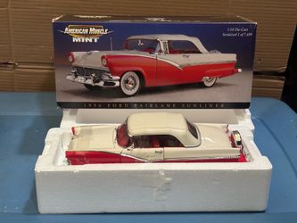 Ertl American Muscle Mint 1/18 Diecast Red & White 1956 Ford Fairlane Sunliner