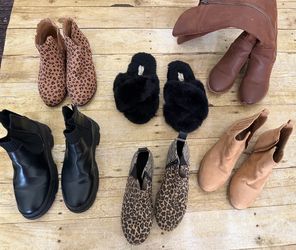 Girls shoes size 4