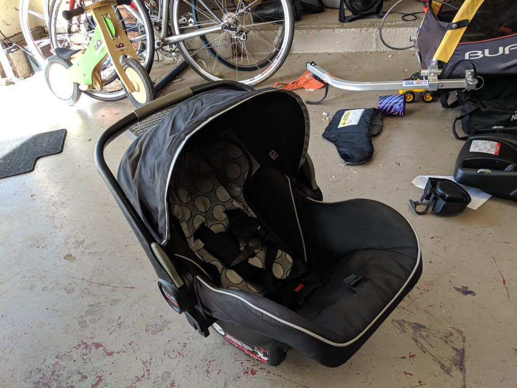 Britax b-safe car seat