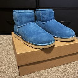 UGG Mini Blue Floral Lined 