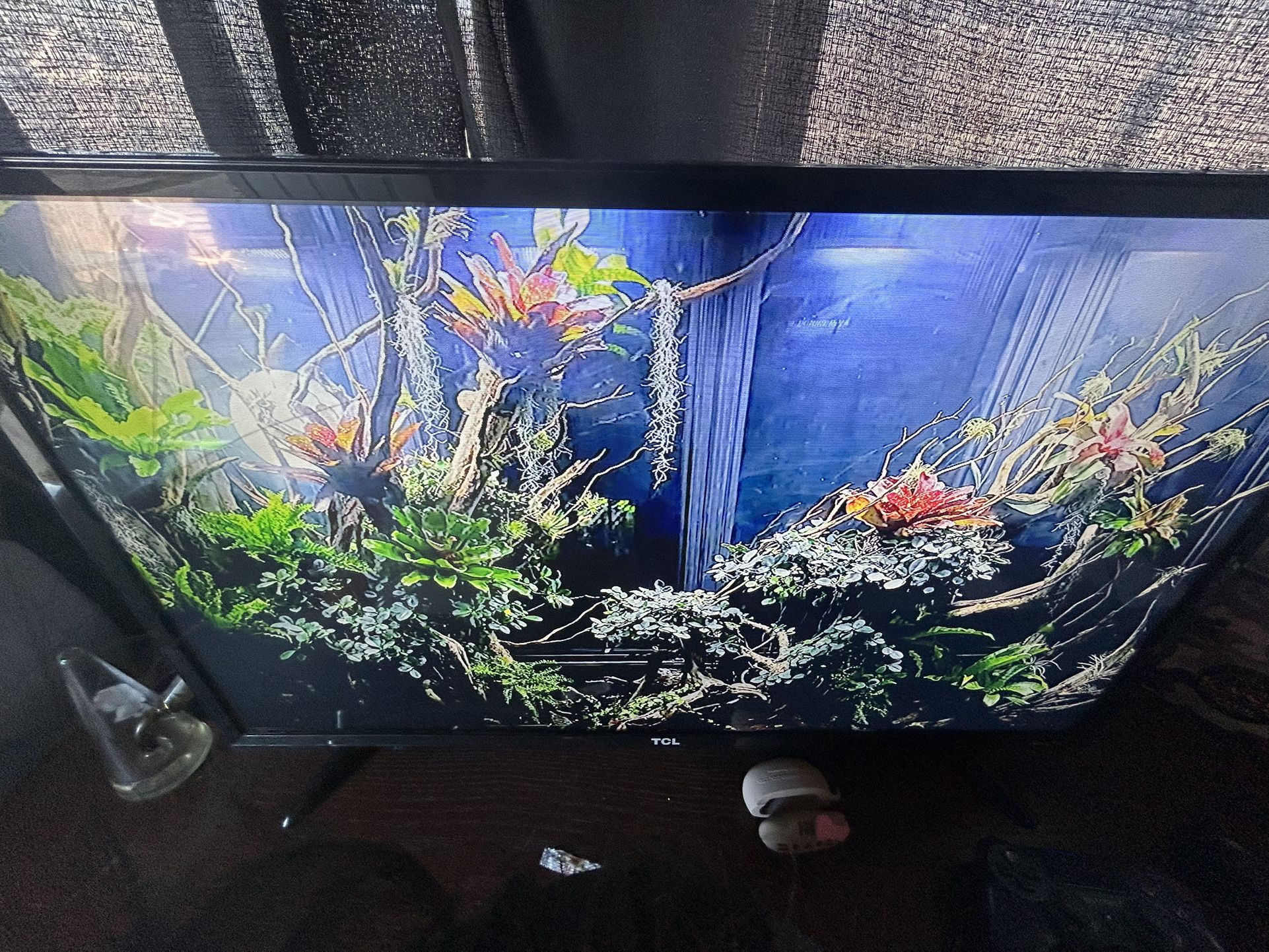 32” TCL ROKU TV
