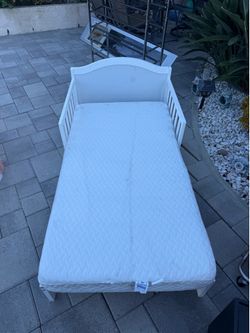 Toddler bed with mattress