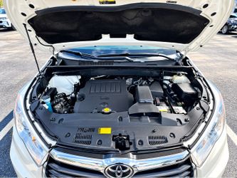 TOYOTA HIGHLANDER SUV