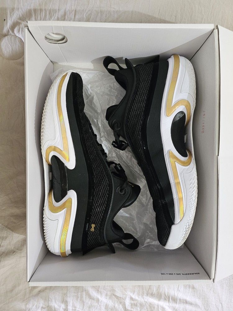 Air Jordan (36) XXXVI Low Back/Metalic Gold Sz 12 Mens