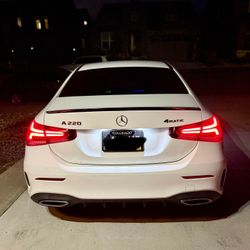 MERCEDES BENZ -2020 A220-AWD-AMG-NIGHT PACKAGE