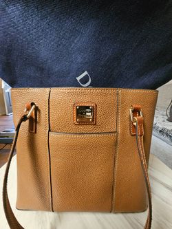 Dooney& Bourke Purse