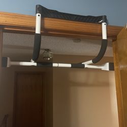 ULTIMATE PULL UP BAR