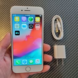 iPhone 7 - UNLOCKED - Like New 