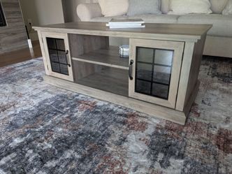 Modern Coffee Table with Storage – Lightly Used (Great Condition)