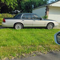 Grand Marquis ls 2009