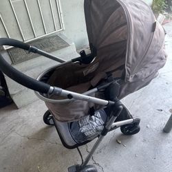 Evenflo Pivot Travel System