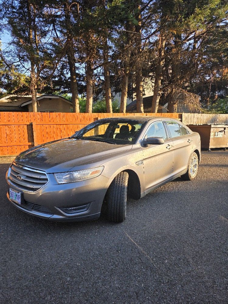 2014 Ford Taurus