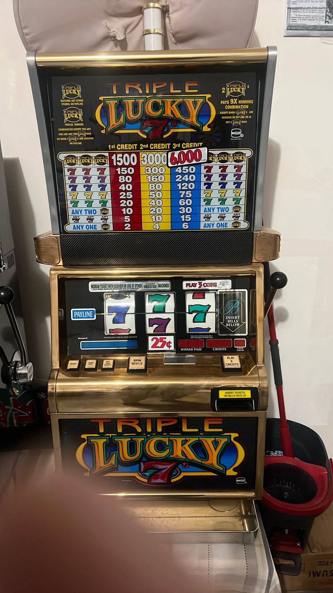 Lucky Pays casino interface