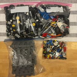5 Pounds Of Mixed Lego 
