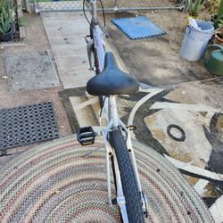 Bike  TREK 900    26INCH 18SPEED SHIMANO SHIFTING AND BREAK PERFECT LIKE NEW  EVERYTHING IS PERFECT 