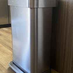 Simplehuman Stainless Steel Trash Can – Soft Close