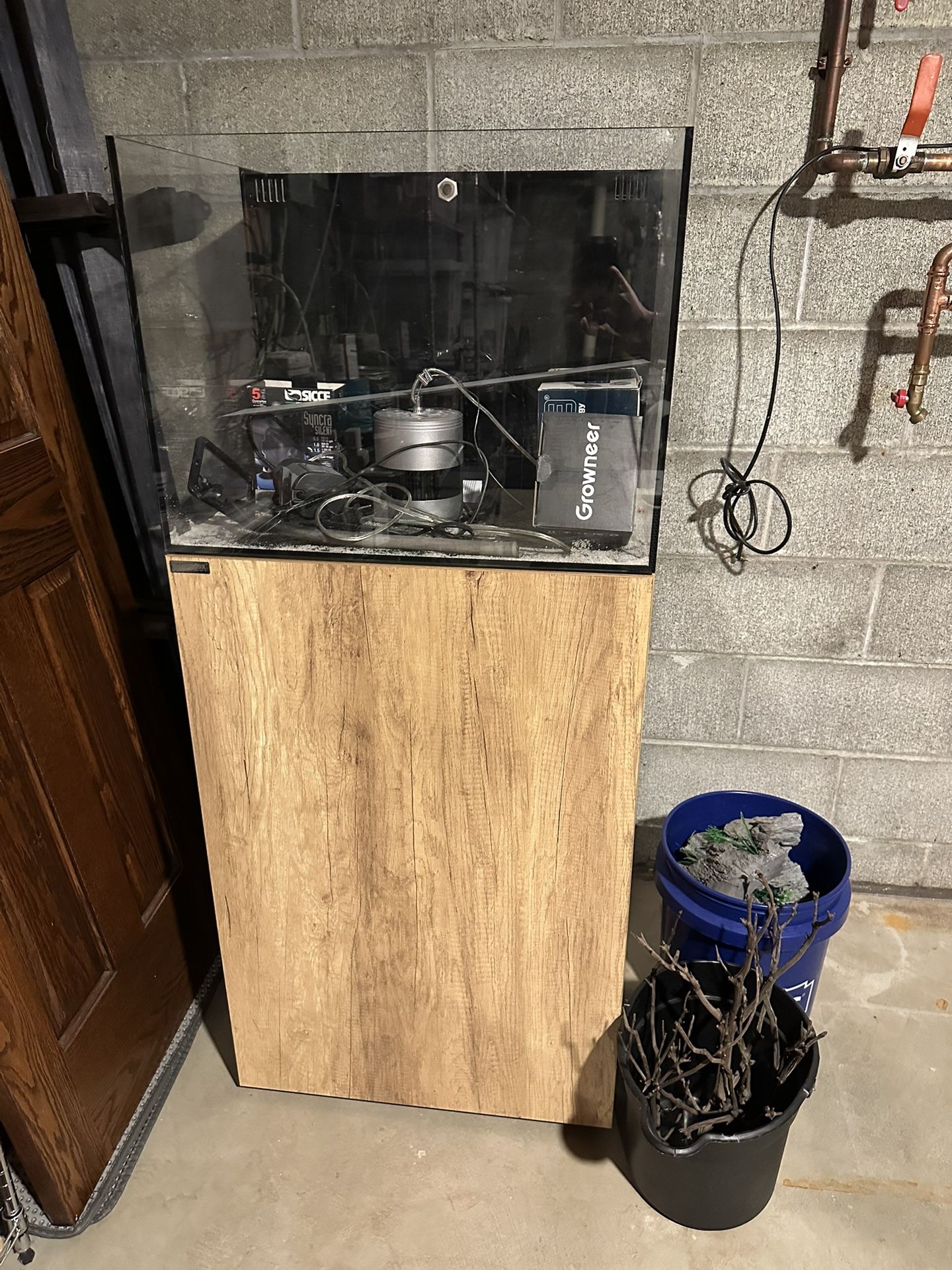 Waterbox AIO 35.2 Aquarium with Oak Stand and Various Accessories