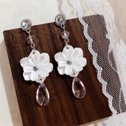 White Flower Drop Earrings 