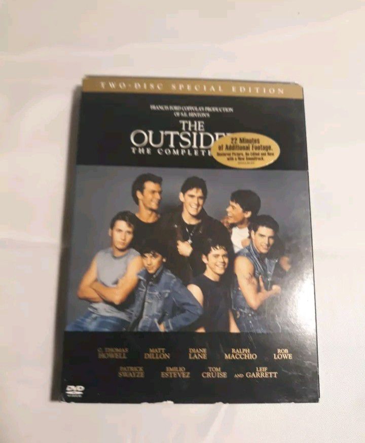 The Outsiders 2 Disc DVD