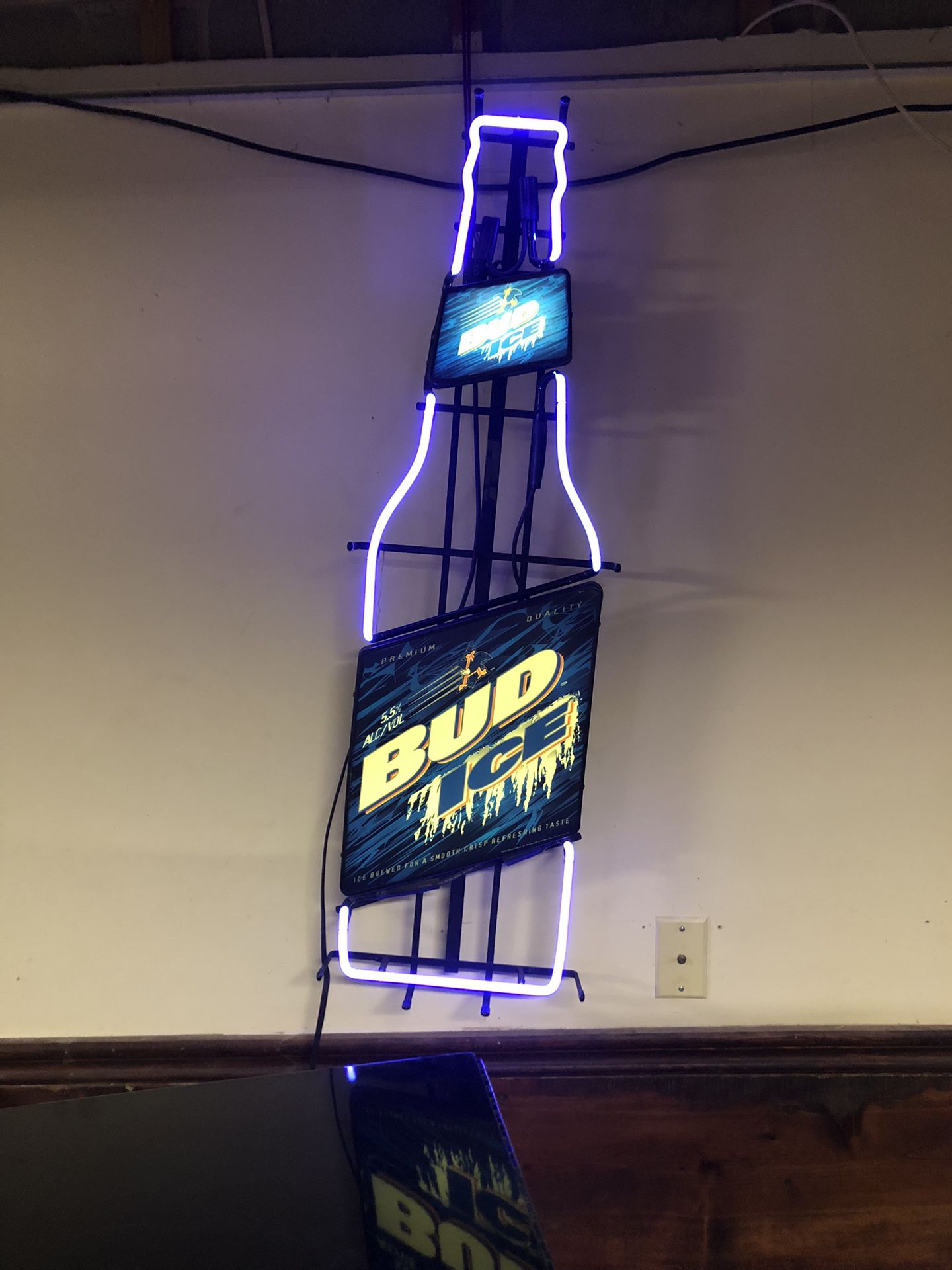 Neon Bud Light  Sign