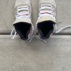 Jordan 11 Retro Platinum Tint Shoes Size 4