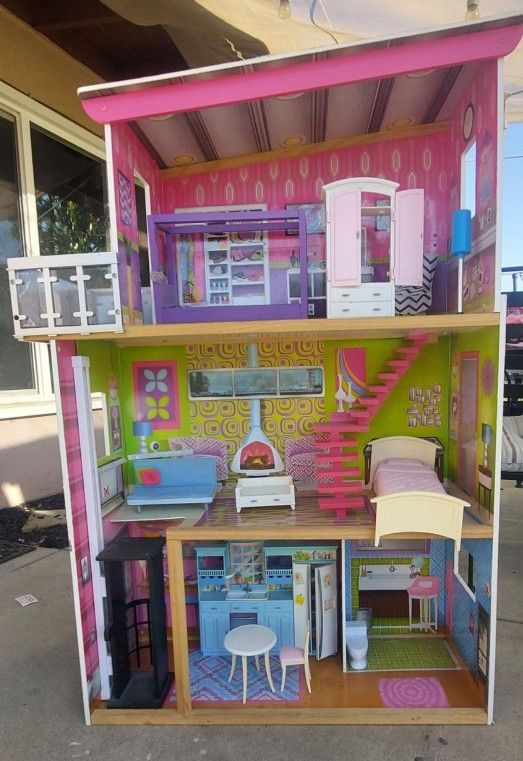 Generic BARBIE dream House