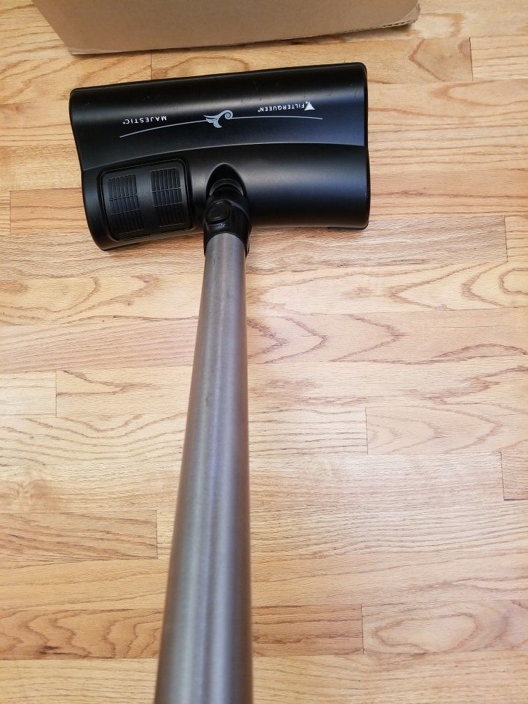 NEW cond FILTER QUEEN 360SS VACUUM WITH COMPLETE ATTACHMENTS , AMAZING POWER SUCTION , WORKS EXCELLENT , IN THE BOX