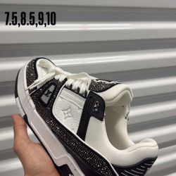 LV TRAINERS 