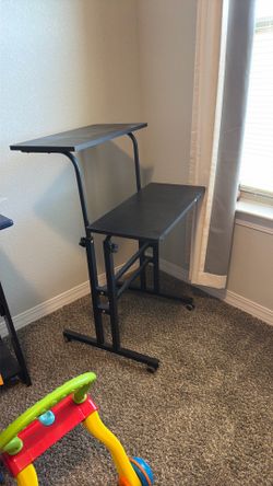 Rolling desk