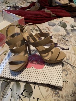 new delicious high heels size 7 1/2