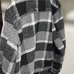 Levi’s Plaid Sherpa Jacket Men’s Medium – Black/Gray Trucker Style