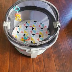 Bassinet On-The-Go Baby Dome, Travel Play Space