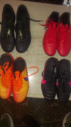 Kids soccer shoes